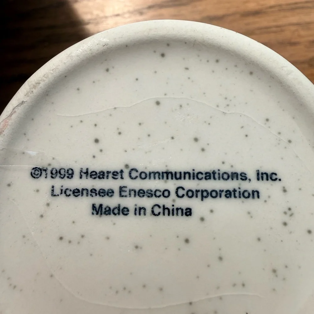 Set 4/ 1999 Hearst Communication Enesco Vintage Snow Flake Mugs Collectables